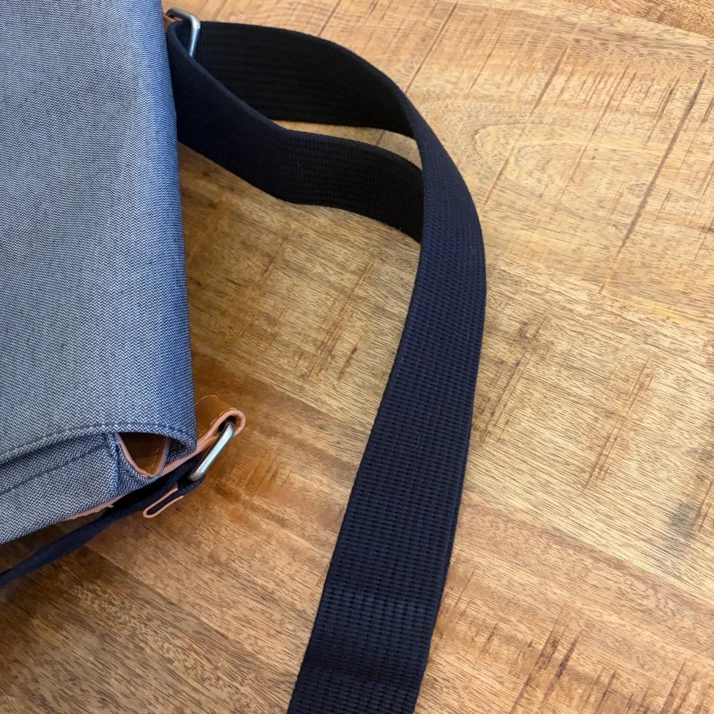 Skagen Gade Messenger Bag Crossbody Twill Leather Grey Travel Commute Office